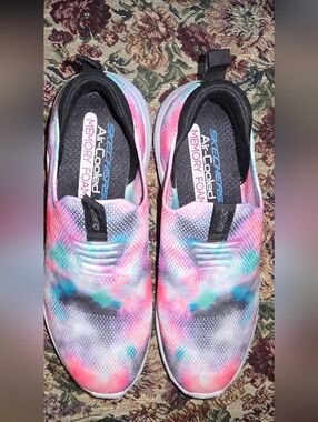Skechers Women’s Tie-Dye Slip-On Sneakers - Pink/Blue